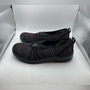 Bzees Niche women’s multicolor wedge loafers size 6.5